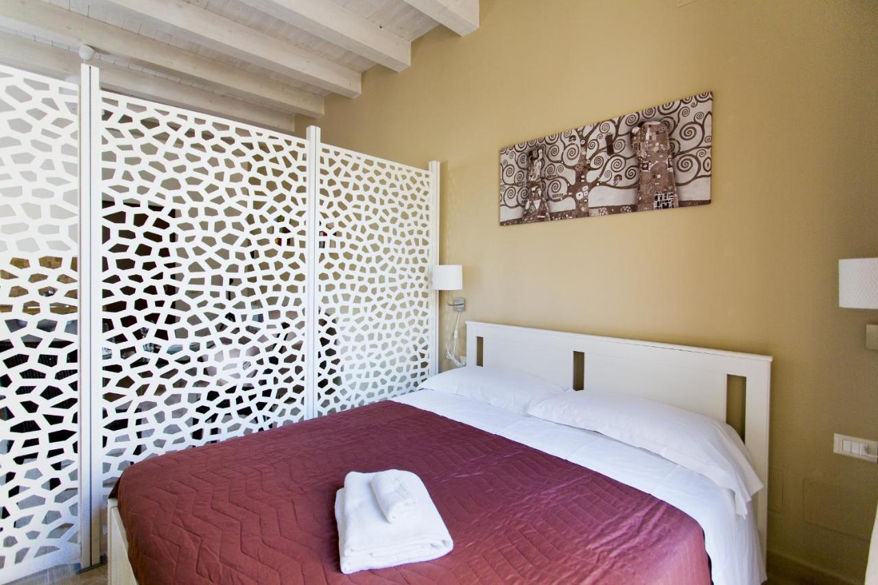 Greek Apartment Palermo